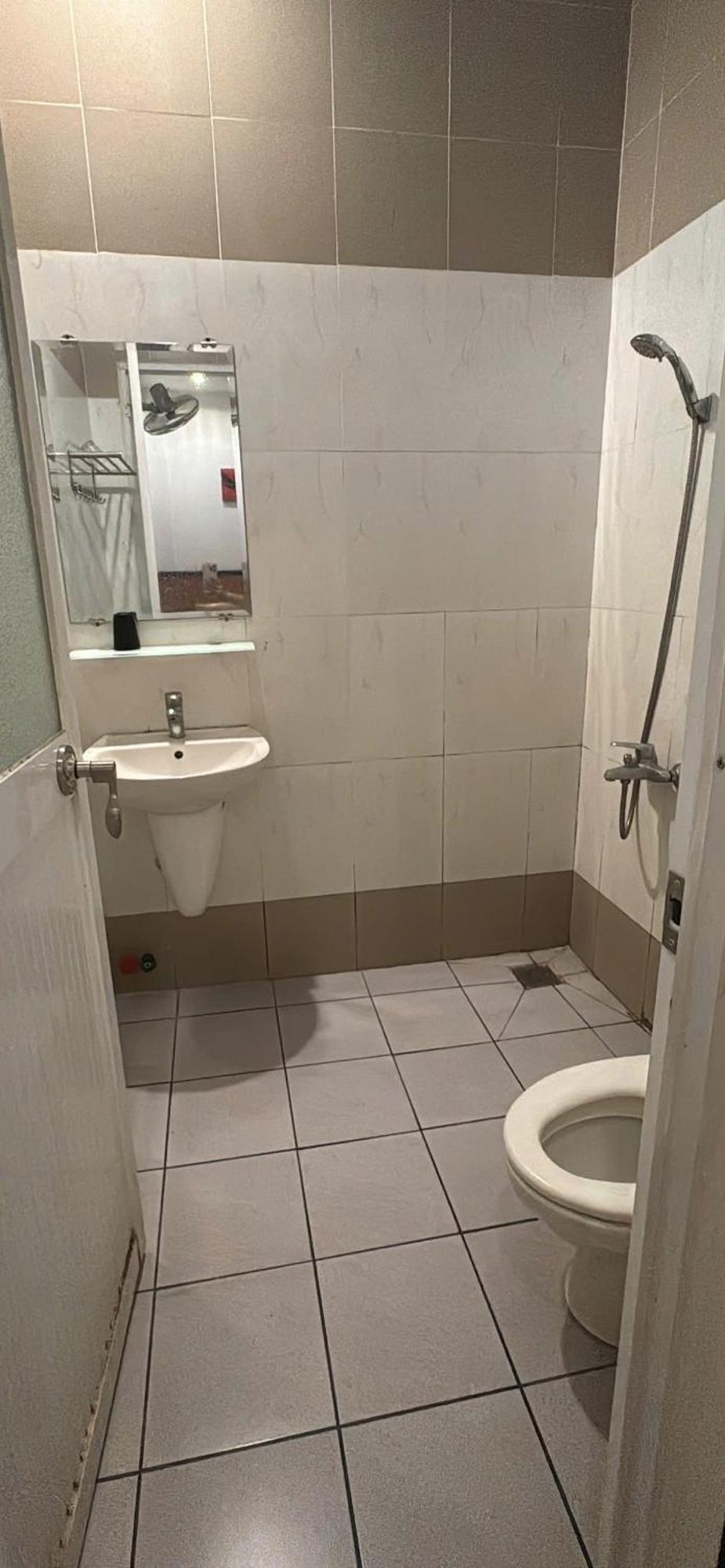Hotel Khach San Gia *